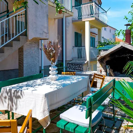 Charming Renovated Next To The Sea Lägenhet